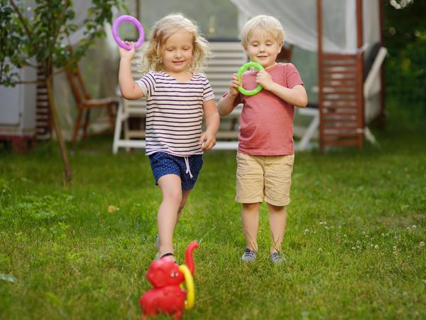 Children playing ring toss